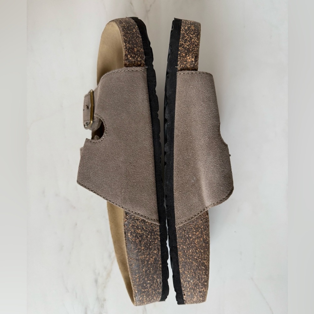 New Faded glory Men’s slippers sandals leather Cork footbed Gold Buckles Size 9 - Picture 6 of 11